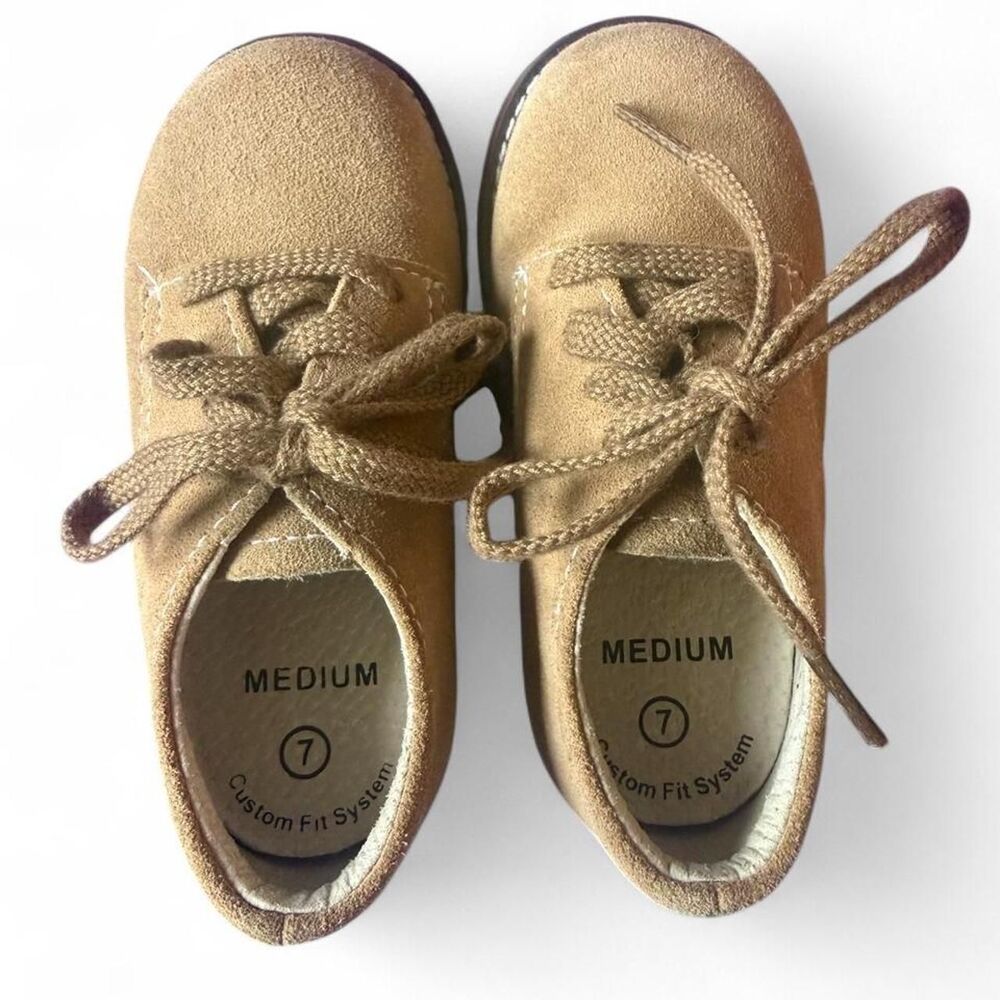 Footmates Boys Tan and Brown Shoes Medium Size 7 Bucky